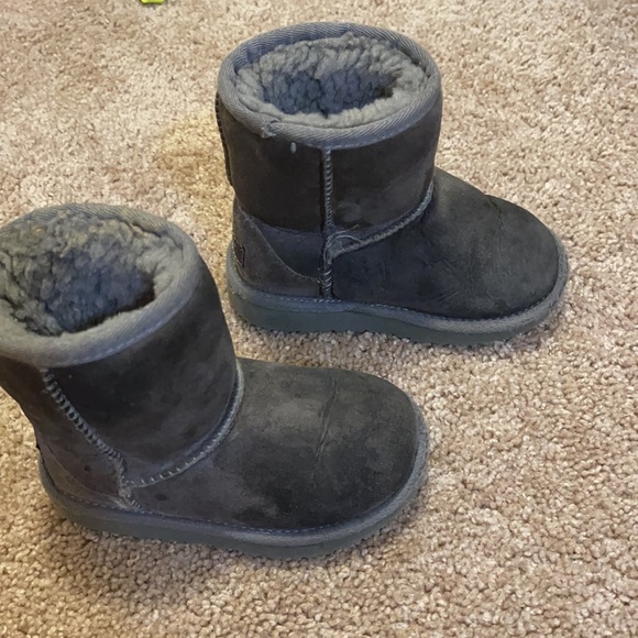 uggs - Picture 3 of 3